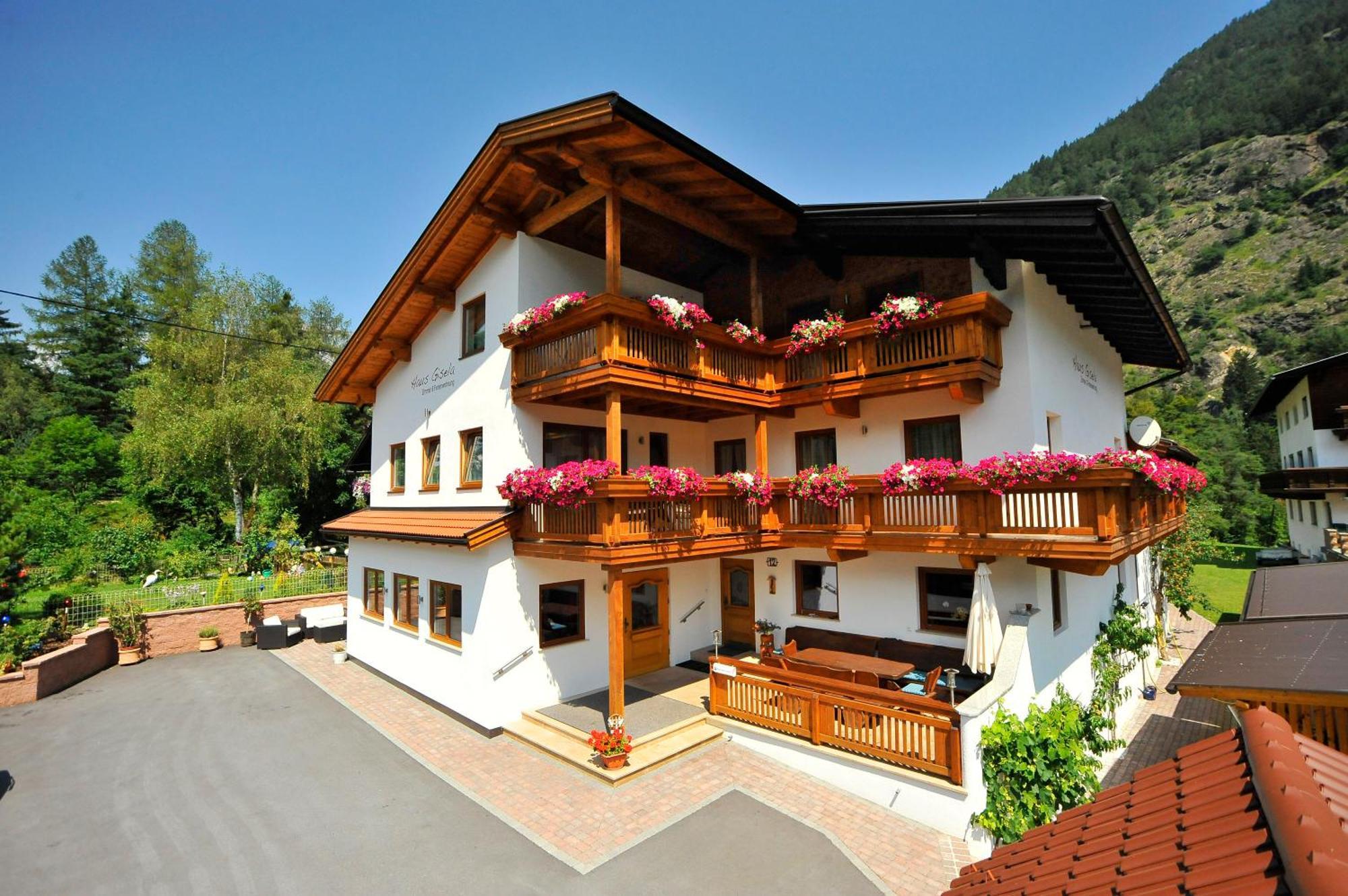 Haus Gisela Hotel Oetz Exterior photo