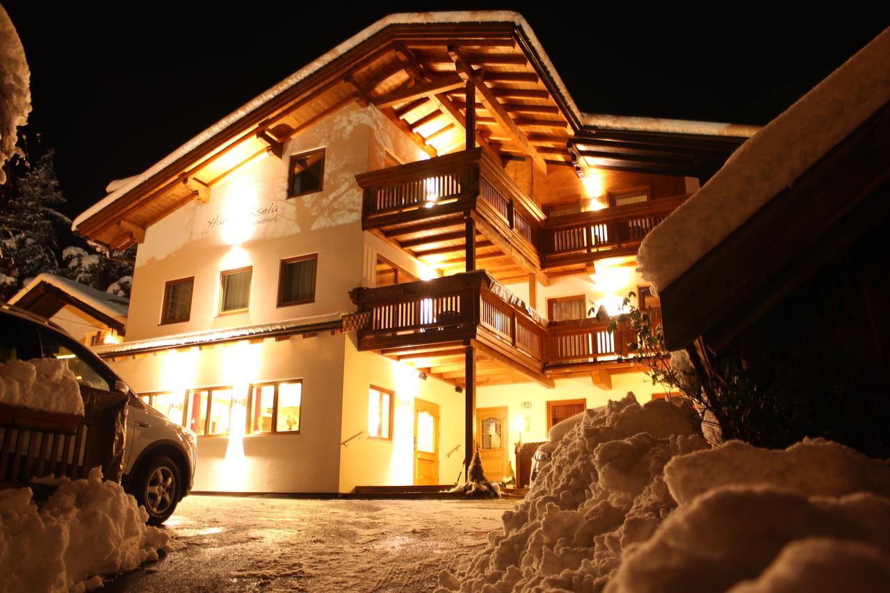 Haus Gisela Hotel Oetz Exterior photo